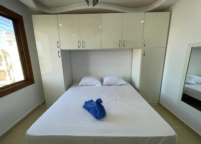 Hills Amazing Two Bedrooms With Roof Apartment *