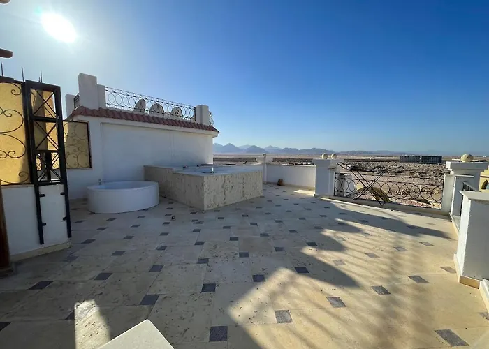 Hills Amazing Two Bedrooms With Roof Apartment