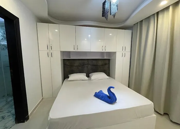 Hills Amazing Two Bedrooms With Roof *