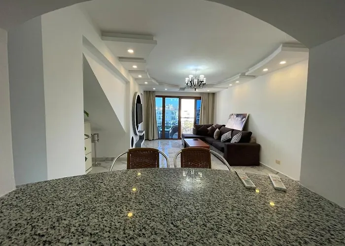 Hills Amazing Two Bedrooms With Roof