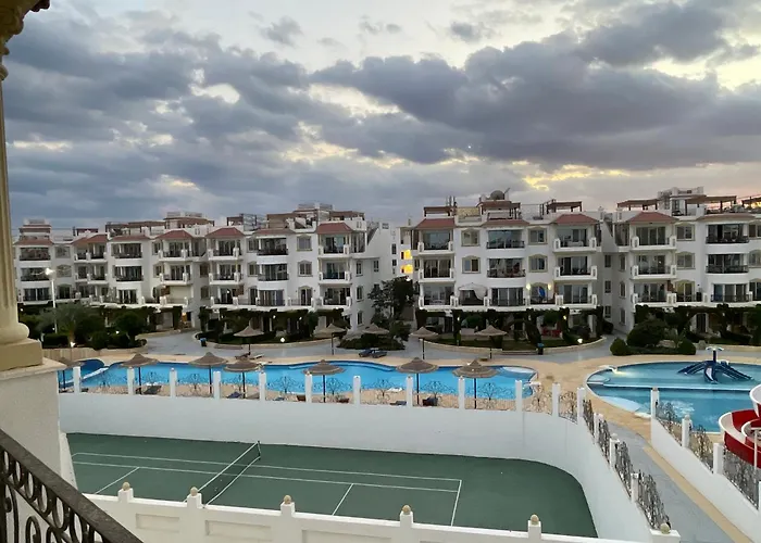 Hills Amazing Two Bedrooms With Roof